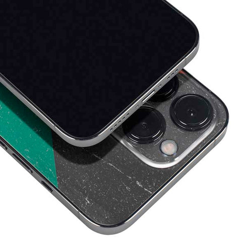 Kuwait Flag Distressed iPhone 13 Pro Max Skin